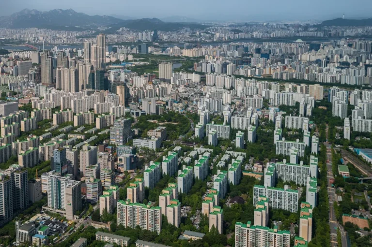 a large city with lots of tall buildings